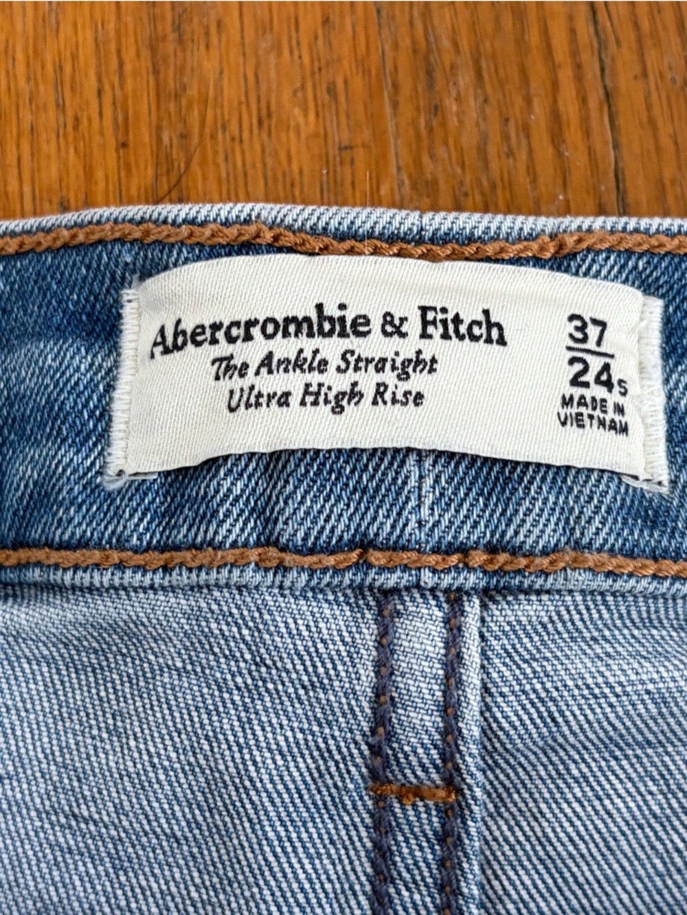 Abercrombie & Fitch Curve Love Ankle Straight Ultra High Rise Jeans - Picture 6 of 6